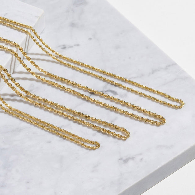 Venetian Chain - Italian box chain in solid gold - side profile - Lucano