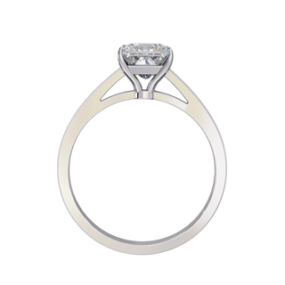 Reale Princess Solitaire - princess cut engagement ring - detail close-up - Lucano