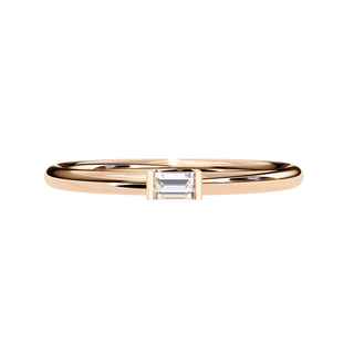 Baghetta Ring - baguette diamond promise ring - detail close-up - Lucano