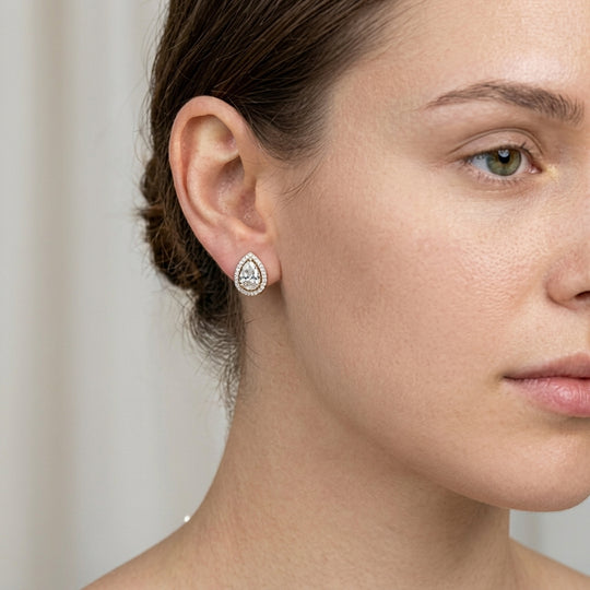 Lacrima Pear Halo Studs