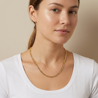 Grumetta curb-link gold chain necklace detail