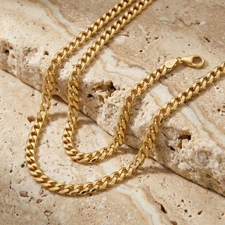 Grumetta Italian curb-link gold chain, angled view
