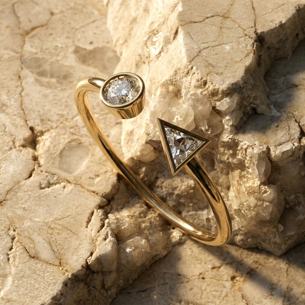 Andromeda Star Ring - triangle-cut diamond ring - on hand - Lucano