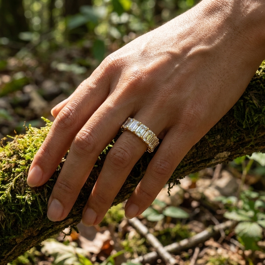 Lumière Emerald Eternity - emerald-cut diamond eternity ring - on hand - Lucano
