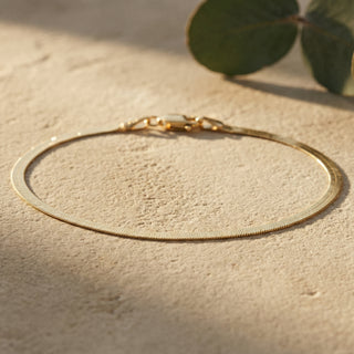 Piatto Bracelet - 18ct Italian snake-link gold bracelet - 2.6mm link detail - Lucano